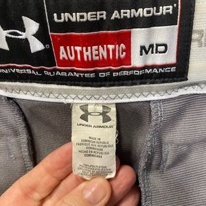 Under armor men’s medium vanish kickers